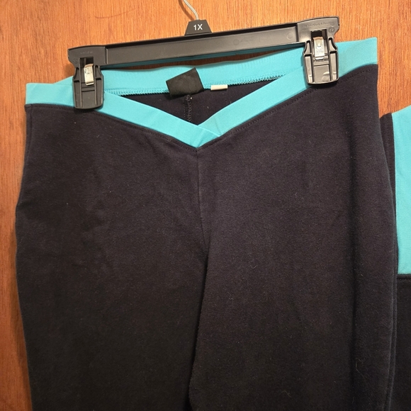 Mossimo cute work out outfit tiel&black top/bottom sz small - Picture 4 of 8